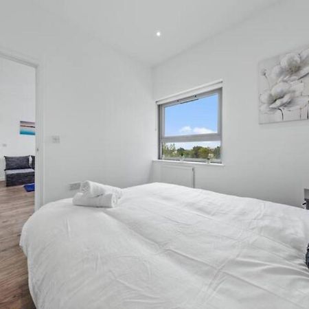 Delta 2 Bedroom Flat In London Dp102 Кройдон Экстерьер фото