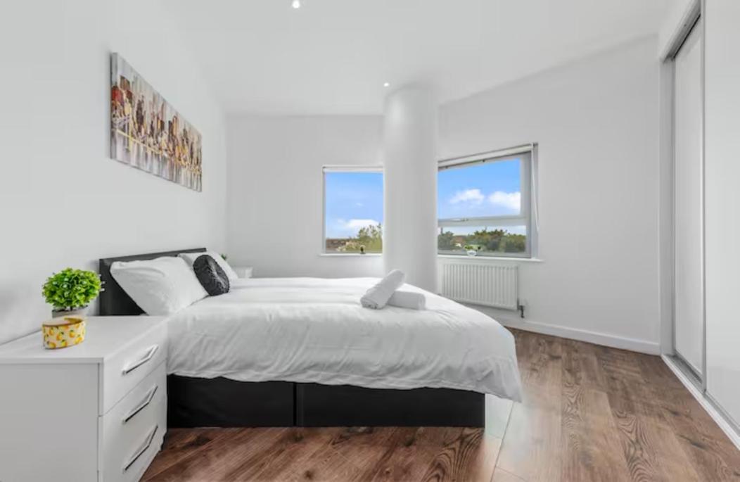 Delta 2 Bedroom Flat In London Dp102 Кройдон Экстерьер фото