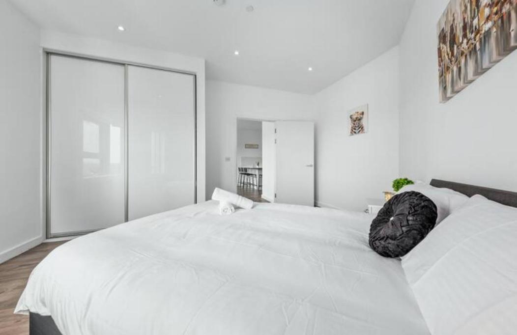 Delta 2 Bedroom Flat In London Dp102 Кройдон Экстерьер фото