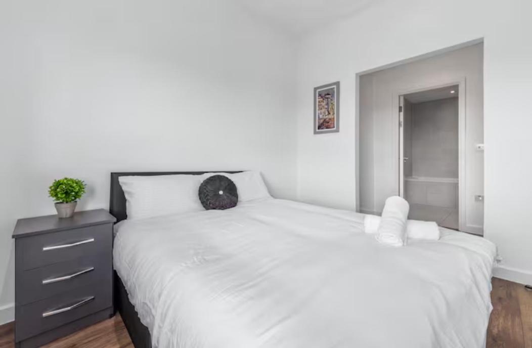 Delta 2 Bedroom Flat In London Dp102 Кройдон Экстерьер фото