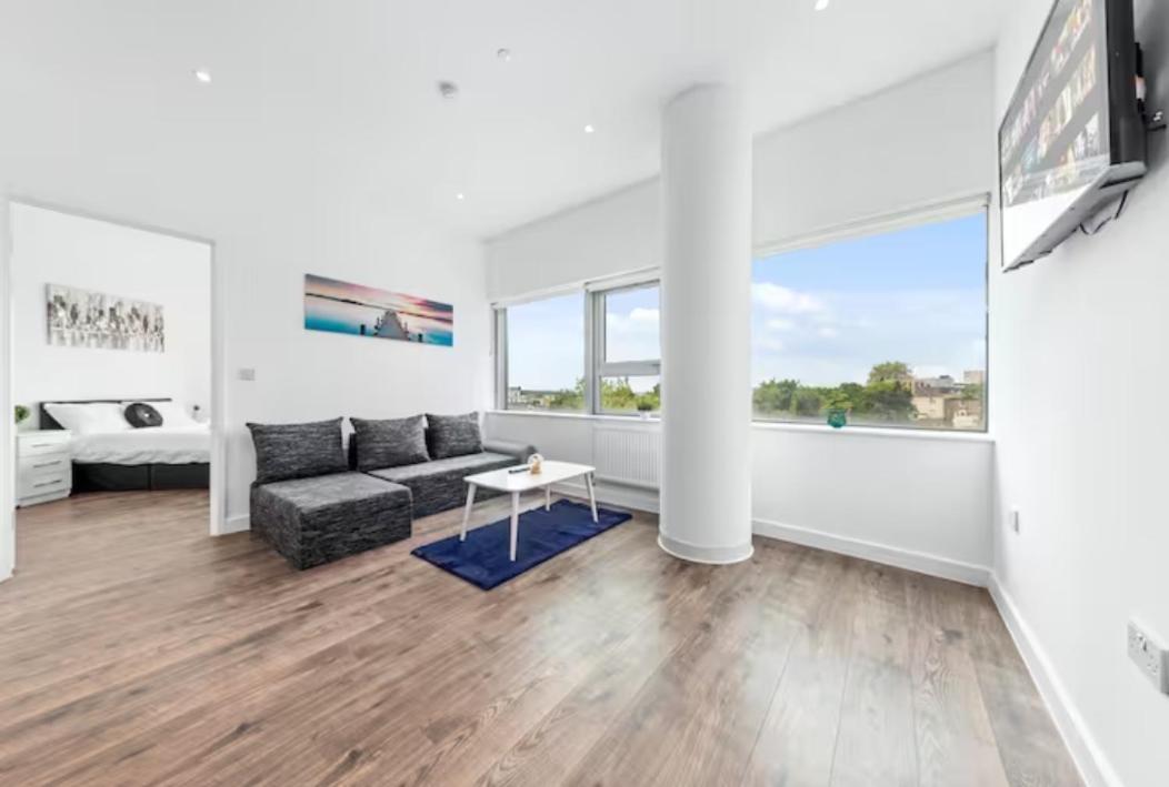 Delta 2 Bedroom Flat In London Dp102 Кройдон Экстерьер фото
