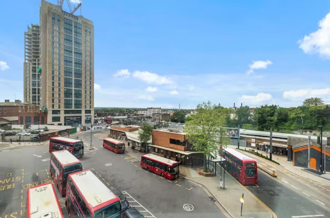 Delta 2 Bedroom Flat In London Dp102 Кройдон Экстерьер фото