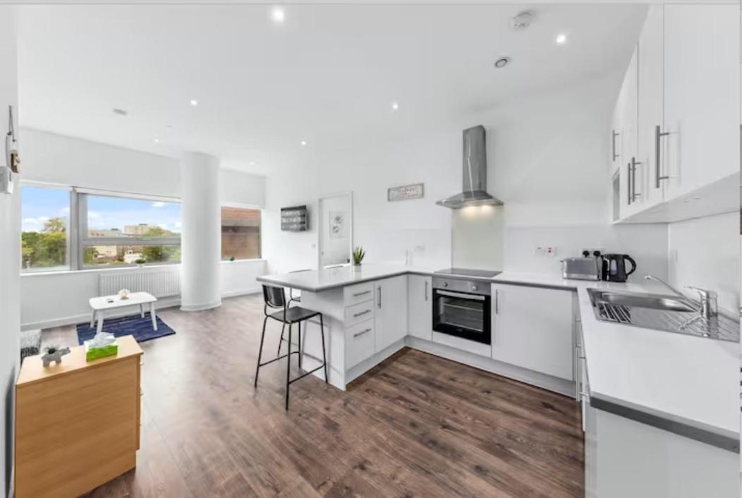 Delta 2 Bedroom Flat In London Dp102 Кройдон Экстерьер фото