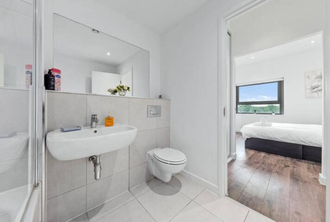 Delta 2 Bedroom Flat In London Dp102 Кройдон Экстерьер фото